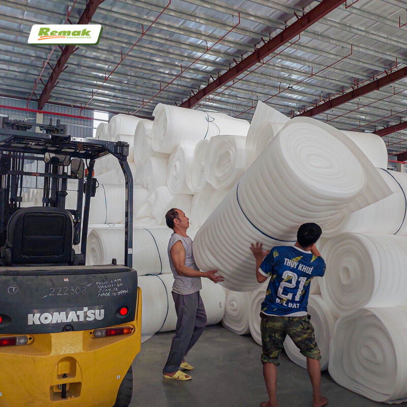 Xốp pe foam trọng lượng nhẹ, dễ vận chuyển