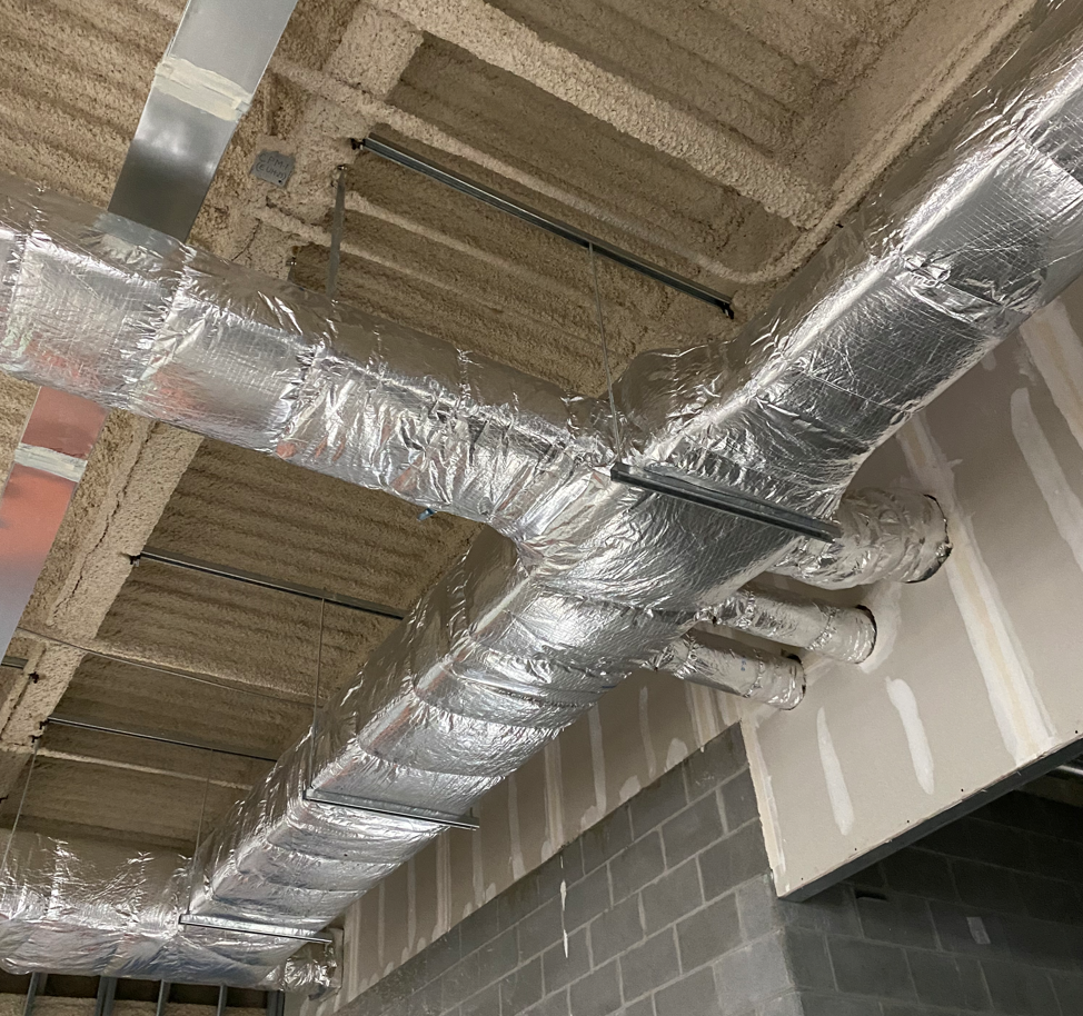 5 Ưu điểm vượt trội của cao su lưu hóa có bạc, keo trong thi công hệ thống ống HVAC 10 Ống cao su lưu hóa bọc bạc cách nhiệt