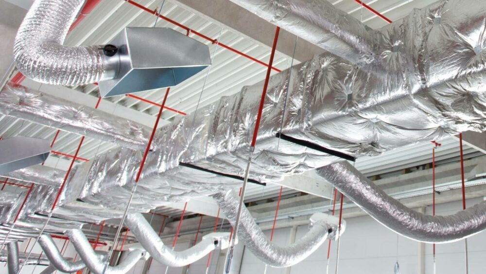 Nên chọn xốp PE hay cao su lưu hóa cho hệ thống HVAC dân dụng? 7 xốp pe bọc bảo ôn ống thông gió