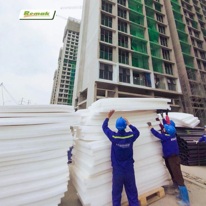 Xốp PE Foam chèn khe chịu tải trọng cao Remak - Đồng hành cùng dự án Lumi Hanoi 10 Vật liệu được sản xuất dưới dạng tấm, dễ vận chuyển và bốc xếp