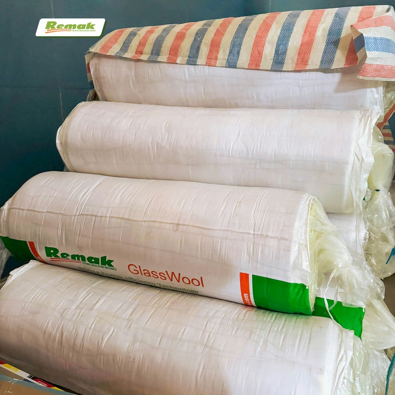 Bông thủy tinh Remak được đóng dạng cuộn dễ vận chuyển
