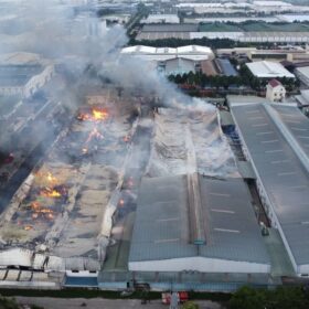 Bông khoáng lựa chọn số 1 bảo vệ kho hàng an toàn mùa nắng nóng